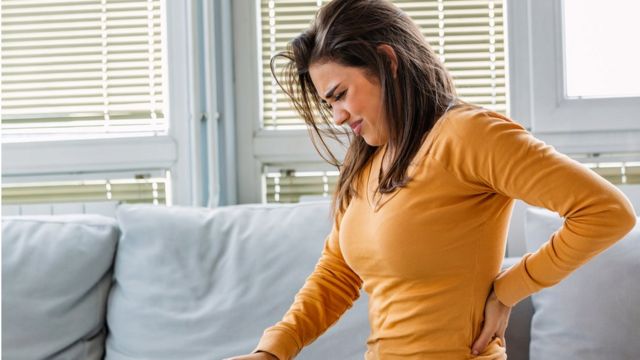Dores nas costas atingem 80% da população mundial; veja causas e como evitá-las